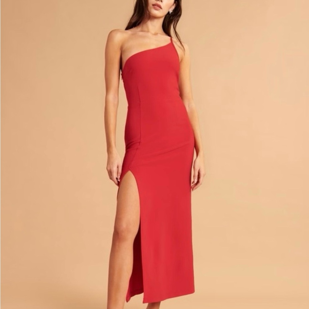 Abercrombie: Elegant Red One-Shoulder Dress with Slit